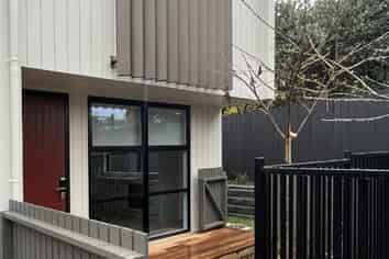 7C Range View Road, Mount Albert