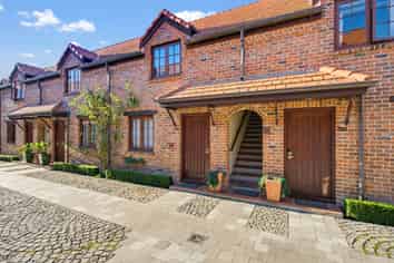 10/24 Quiet Woman Way, Monaco