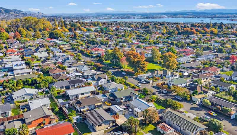 2/3 Ngaio Street, Stoke