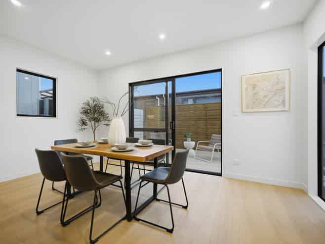 2/28 Brickworks Bay Road, Hobsonville