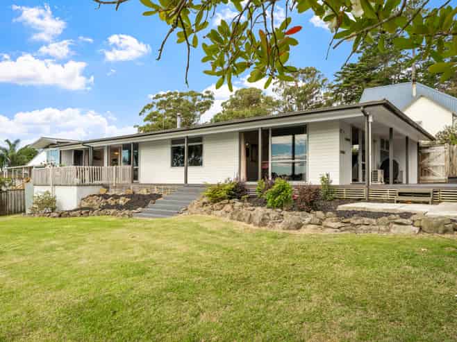 12 Tawhana Crescent, Red Beach