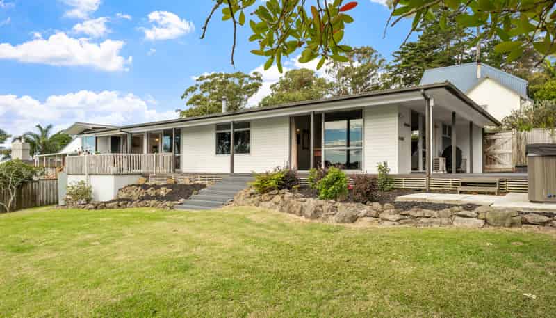 12 Tawhana Crescent, Red Beach