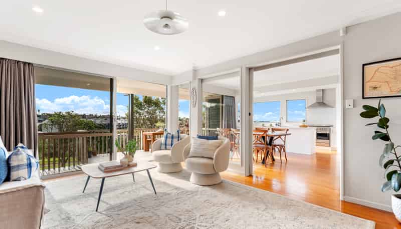 12 Tawhana Crescent, Red Beach