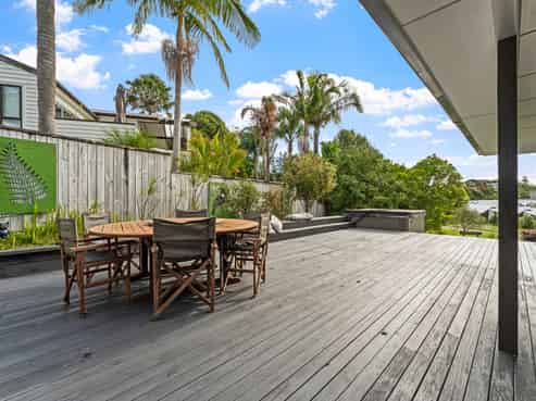 12 Tawhana Crescent, Red Beach