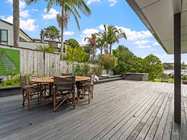 12 Tawhana Crescent, Red Beach