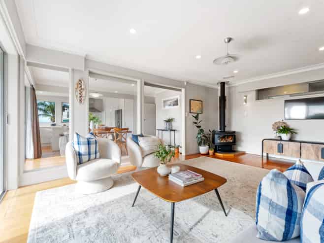 12 Tawhana Crescent, Red Beach