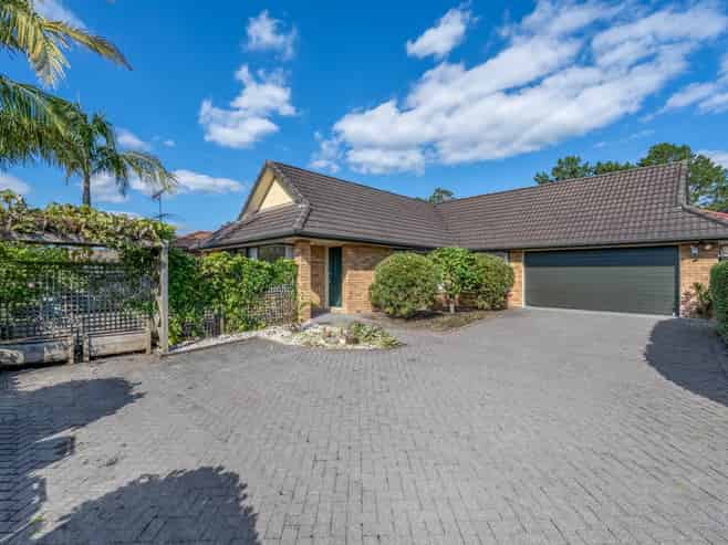 3/6 Marbeth Court, Botany Downs