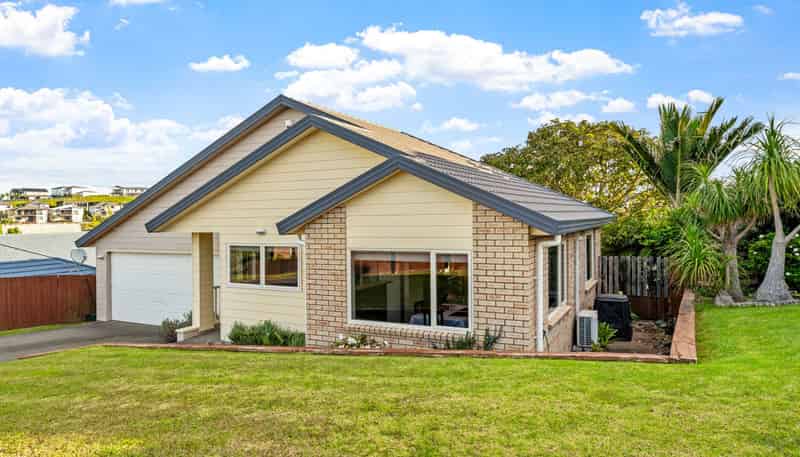 90 Tauranga Place, Orewa