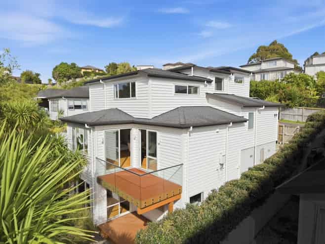 104 Admirals Court Drive, Greenhithe