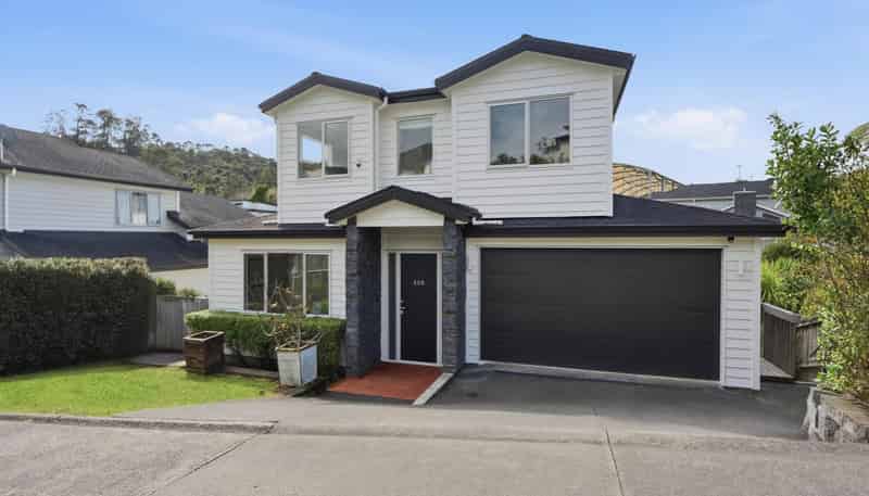 104 Admirals Court Drive, Greenhithe