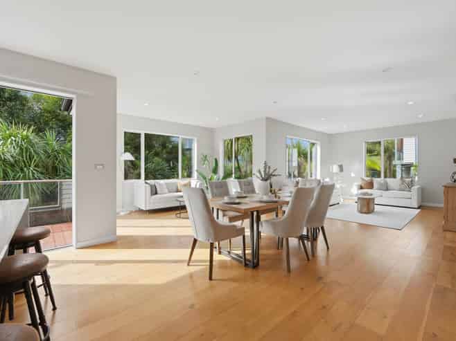 104 Admirals Court Drive, Greenhithe