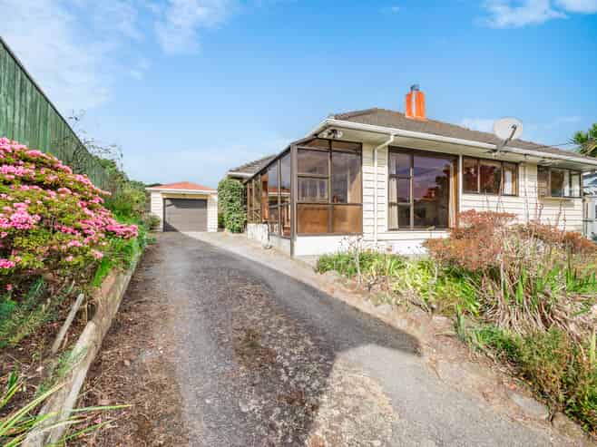 88 Glen Road, Raumati South