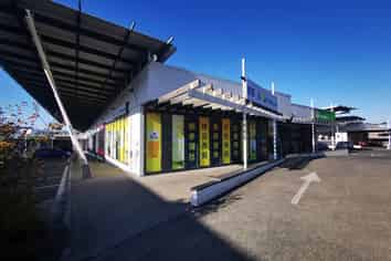 153sqm Albany retail next to Taiping and Wang Mart