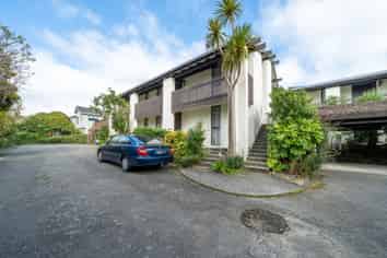 141J Churton Drive, Churton Park