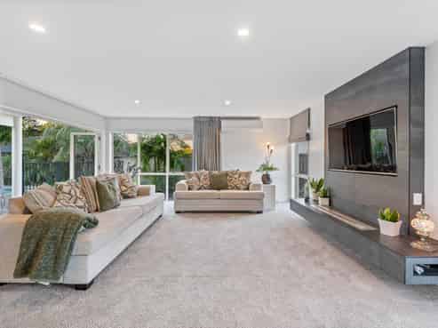 16 Windfall Grove, Greenhithe