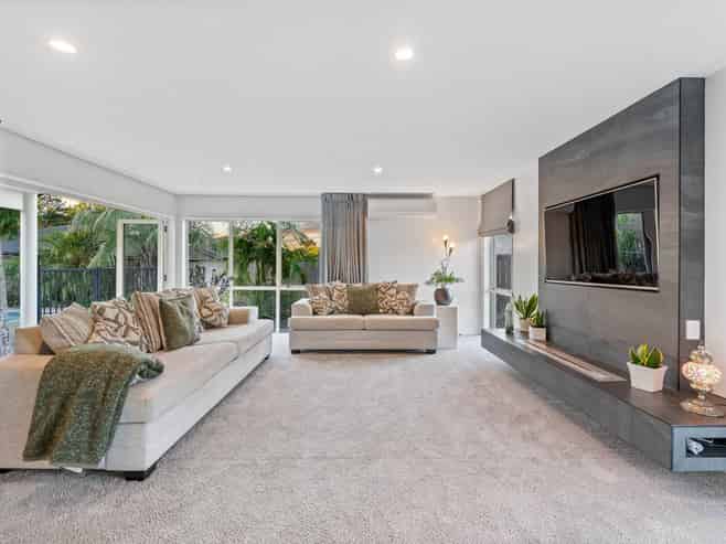 16 Windfall Grove, Greenhithe