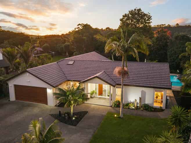 16 Windfall Grove, Greenhithe