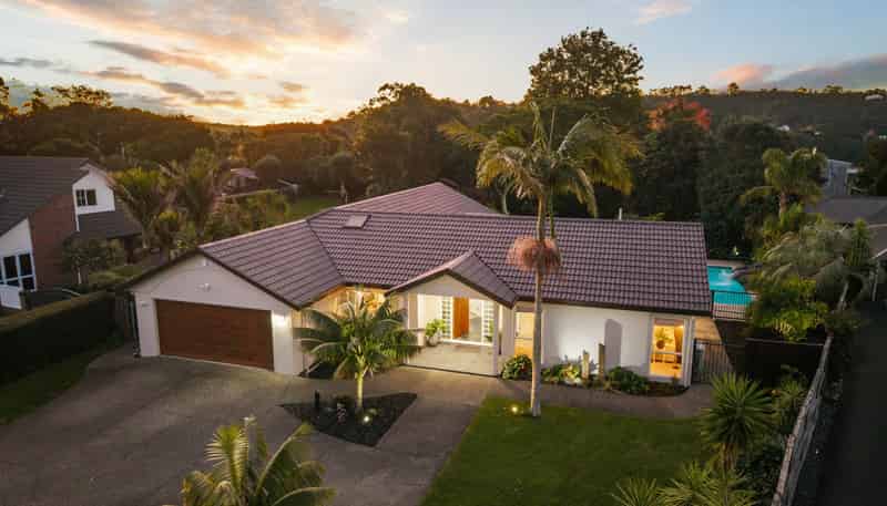 16 Windfall Grove, Greenhithe