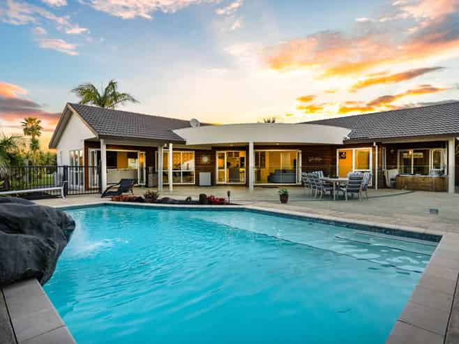 16 Windfall Grove, Greenhithe