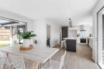 14 Anglers Way, Omokoroa