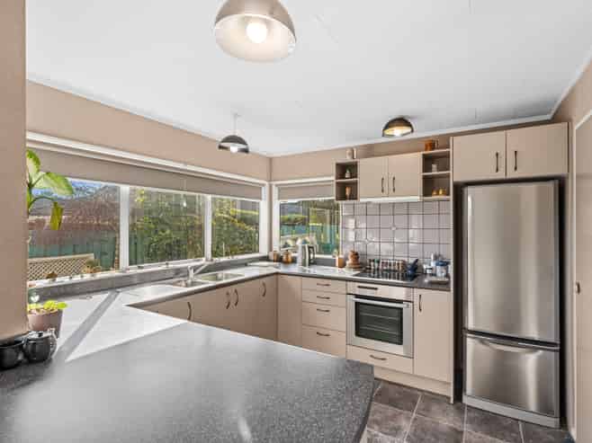 10 Aitchison Place, Levin