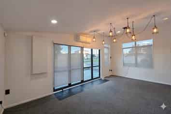 2/42 Wedgwood Ave, Mangere East