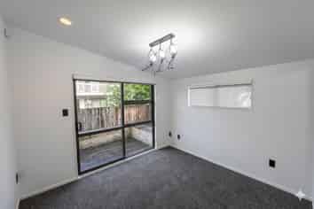 2/42 Wedgwood Ave, Mangere East