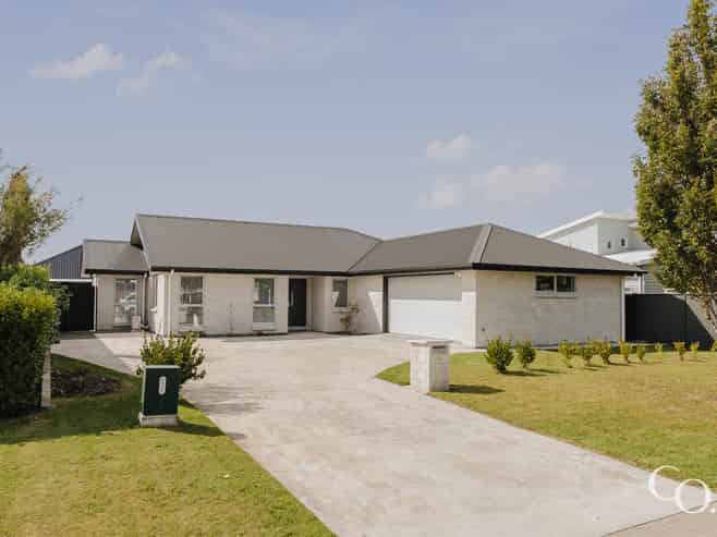 36 Arbuckle Road, Frimley