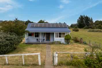 8 Takamatua Valley Road, Takamatua