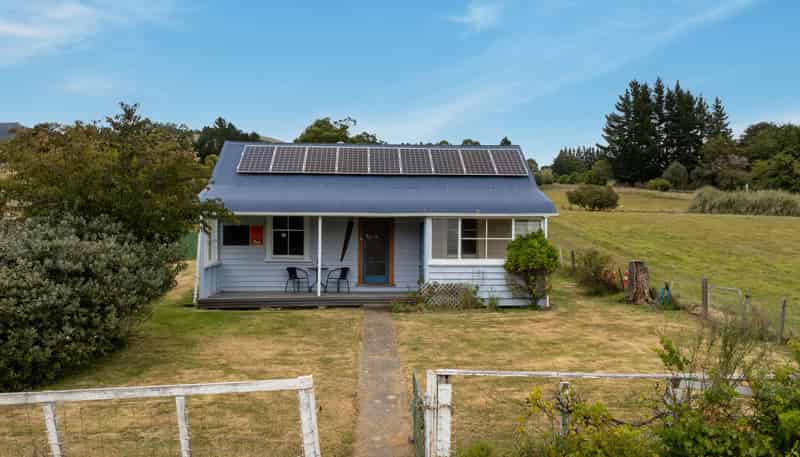 8 Takamatua Valley Road, Takamatua