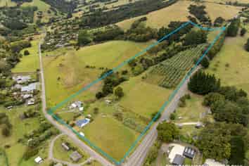 8 Takamatua Valley Road, Takamatua