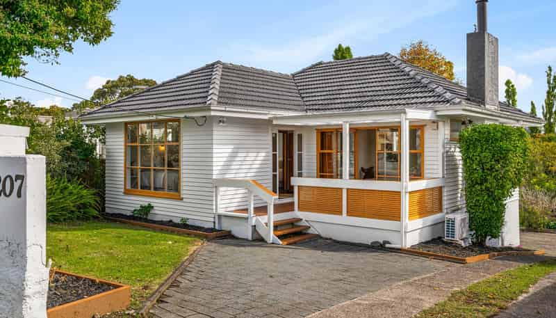 207 Sturges Road, HENDERSON