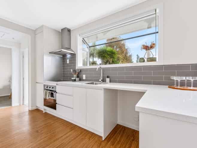 207 Sturges Road, HENDERSON