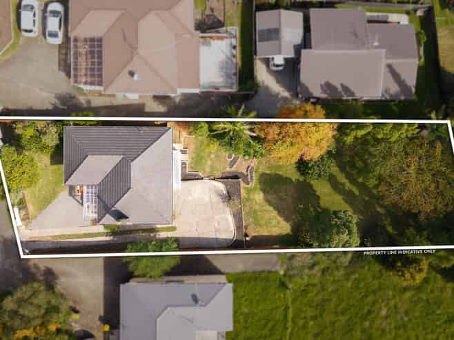 207 Sturges Road, HENDERSON