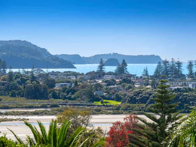 13 Moffat Road, Red Beach