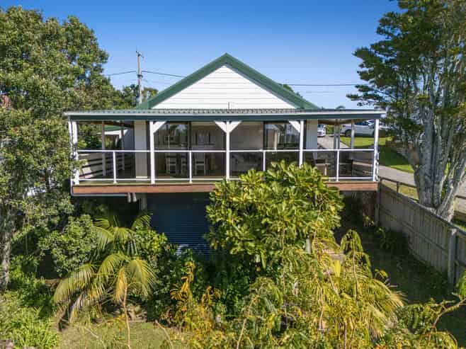 13 Moffat Road, Red Beach