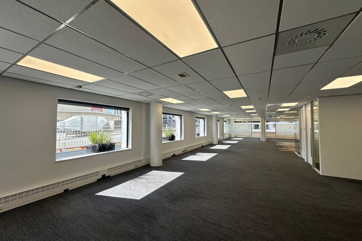 High Quality Full Floor On Broadway - Bilde 3