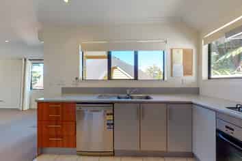 35 Futuna Close, Karori