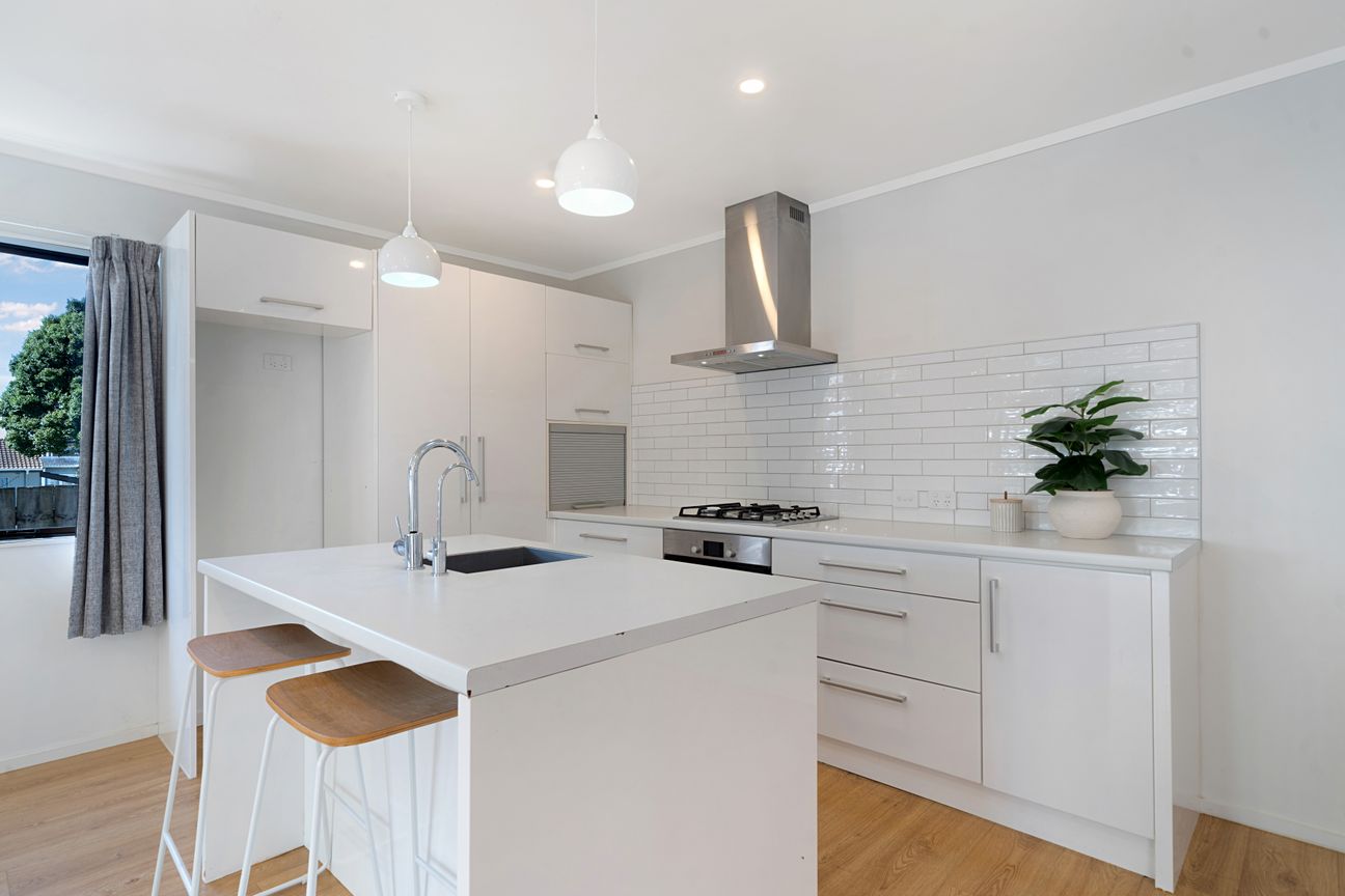 Act Fast- Homes Like This Are Rare! - Meer