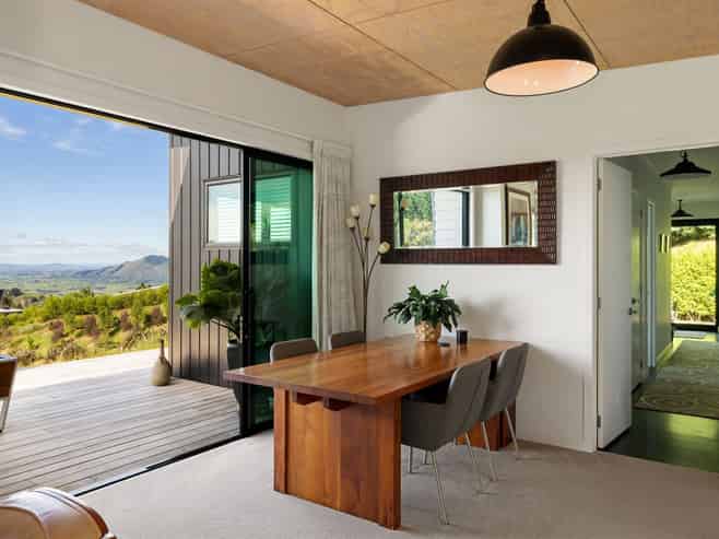 6 Tiwarawara Lane, Pirongia