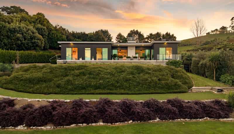6 Tiwarawara Lane, Pirongia