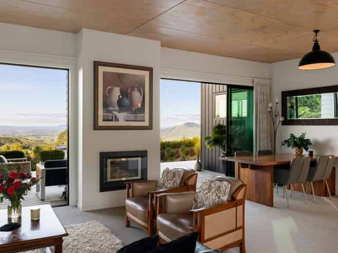 6 Tiwarawara Lane, Pirongia