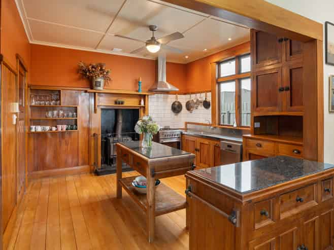 13 Mary Street, Redwoodtown