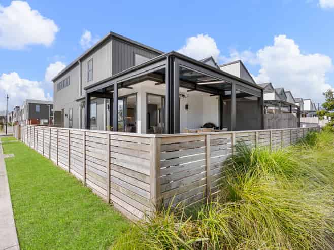 7 John Gray Street, Papakura