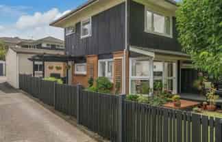 1/16 Turama Road , Royal Oak