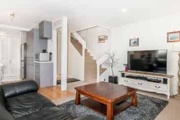 1/16 Turama Road , Royal Oak