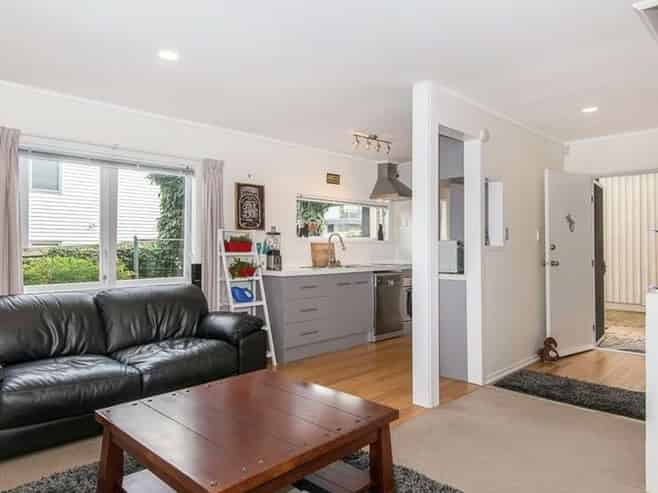 1/16 Turama Road , Royal Oak