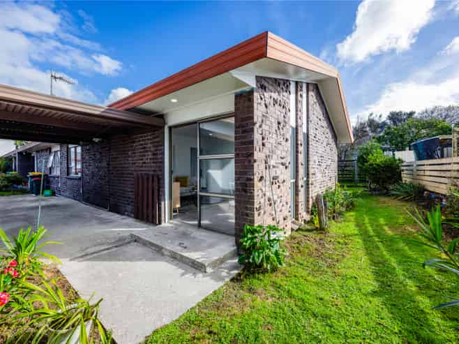 2/29 Trentham Road, Papakura