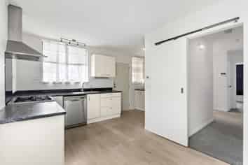 37 Torino Street, Point England