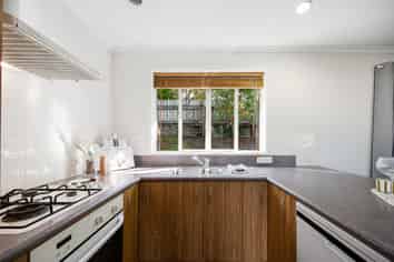 25 Blue Heron Rise, Stanmore Bay